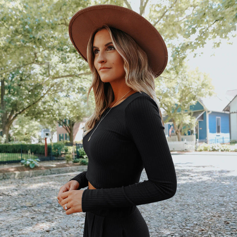 Completo due pezzi disponibile in varie colorazioni S,M,L,XL,2XL