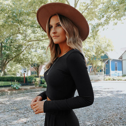 Completo due pezzi disponibile in varie colorazioni S,M,L,XL,2XL