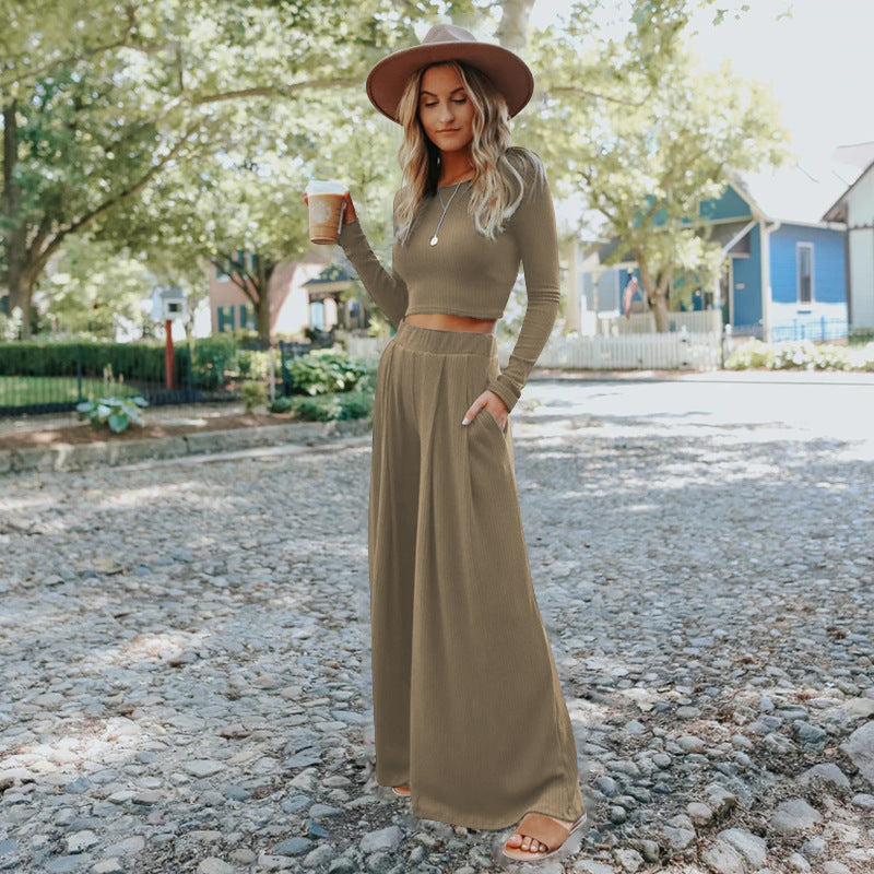 Completo due pezzi disponibile in varie colorazioni S,M,L,XL,2XL