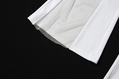 Tuta disponibile in varie colorazioni S,M,L