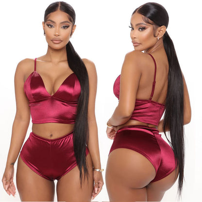 Completo a due pezzi in raso  disponibile in varie colorazioni S,M,L,XL