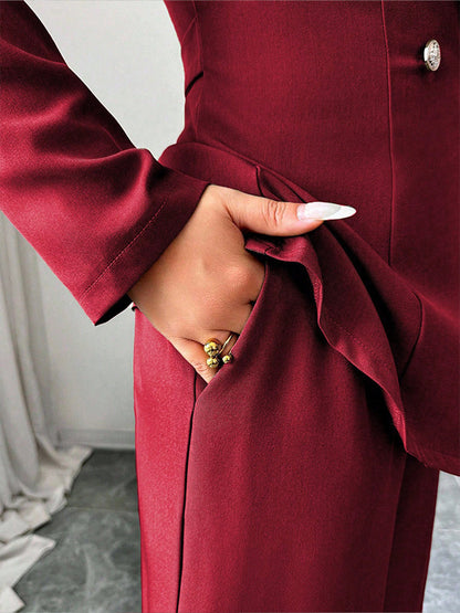 Completo due pezzi, giacca  a maniche lunghe, pantaloni a gamba dritta, disponibile in varie colorazioni  S,M,L,XL,2XL