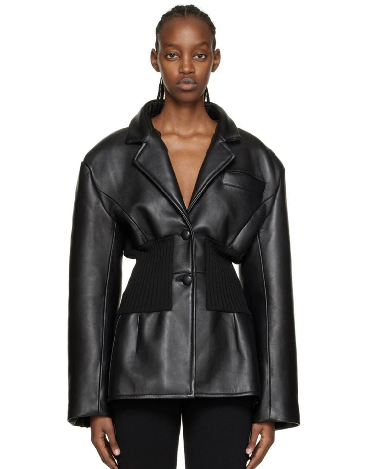 Giacca in pelle con dettagli aderente della vita S,M,L