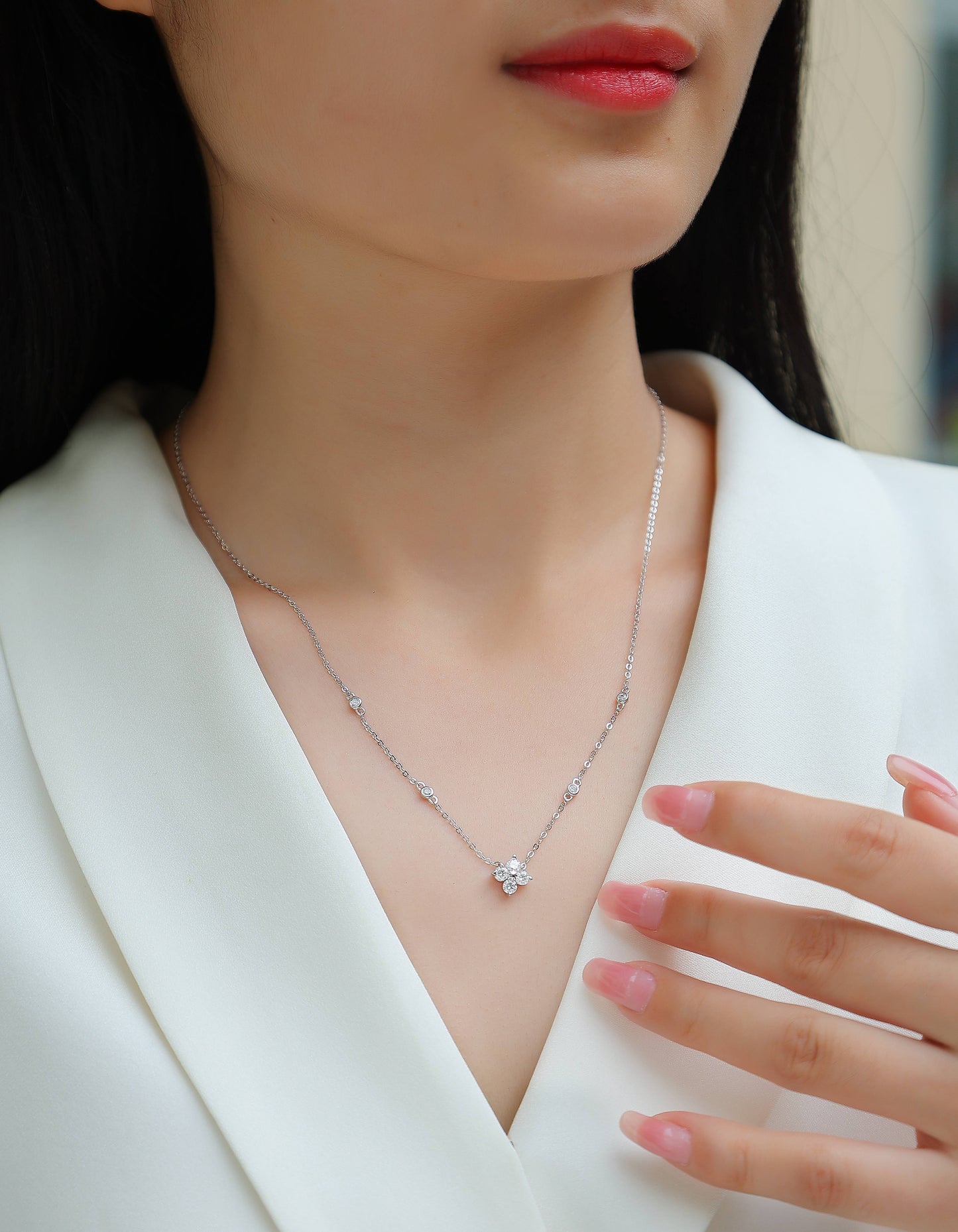 Un pendente con moissanite da 2 carati in argento sterling S925 e placcatura in platino spedizione solo USA