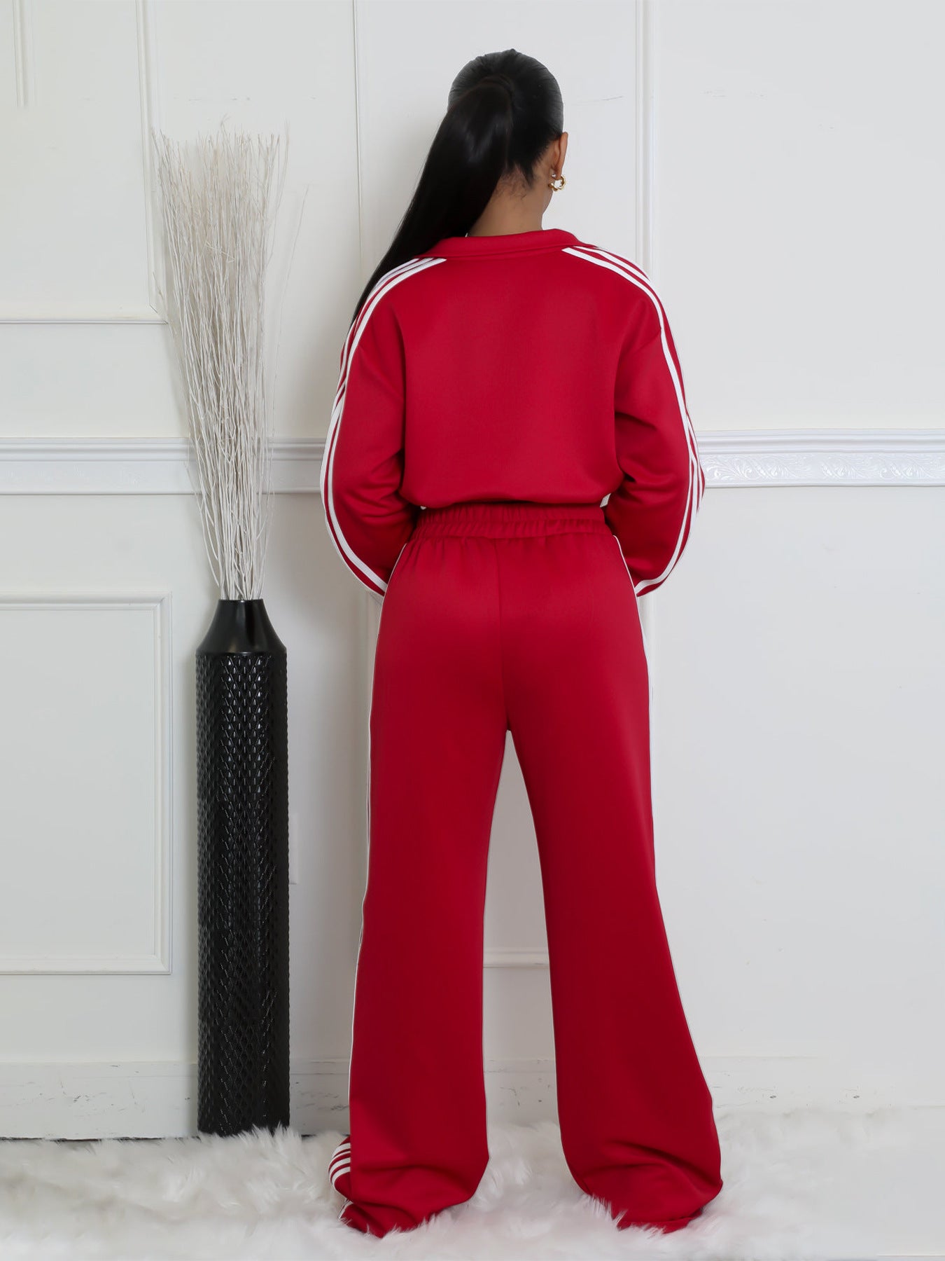 Completo due pezzi, disponibile in diverse colorazioni S,M,L,XL,2XL