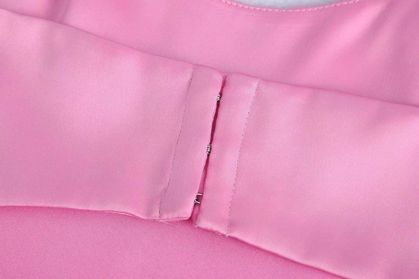 Morena Dress, disponibile in varie colorazioni XS,S,M,L