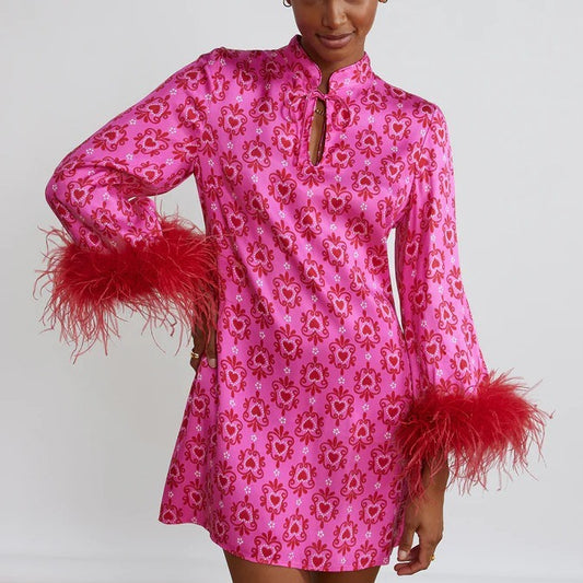 Abito elegante con collo alto , fantasia, con piume  S,M,L,XL