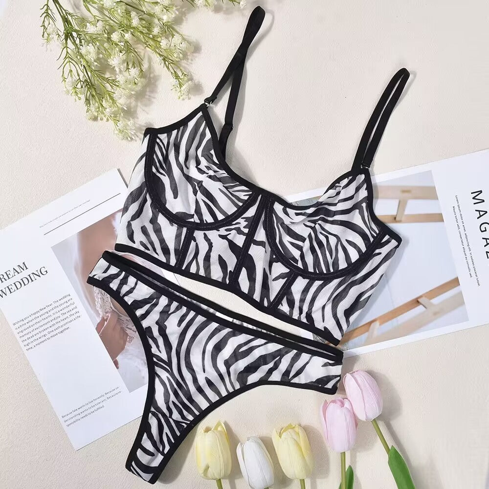 Lingerie completo 2 pezzi  disponibile in varie colorazioni S,M,L