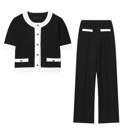 Completo  classico , comodo, con pantaloni elasticizzati a vita alta, scollo rotondo S,M,L