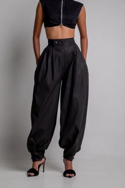 Jeans larghi a vita alta con cerniera e allacciatura alla caviglia , disponibile in varie colorazioni S,M,L,XL,2XL,3XL