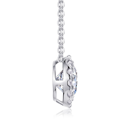 Un pendente con moissanite da 2 carati in argento sterling S925 e placcatura in platino