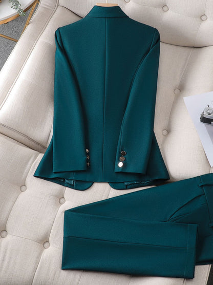 Completo in due pezzi , disponibile in varie colorazioni S,M,L,XL,2XL,3XL,4XL