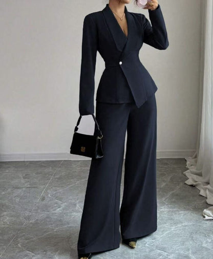 Completo due pezzi, giacca  a maniche lunghe, pantaloni a gamba dritta, disponibile in varie colorazioni  S,M,L,XL,2XL