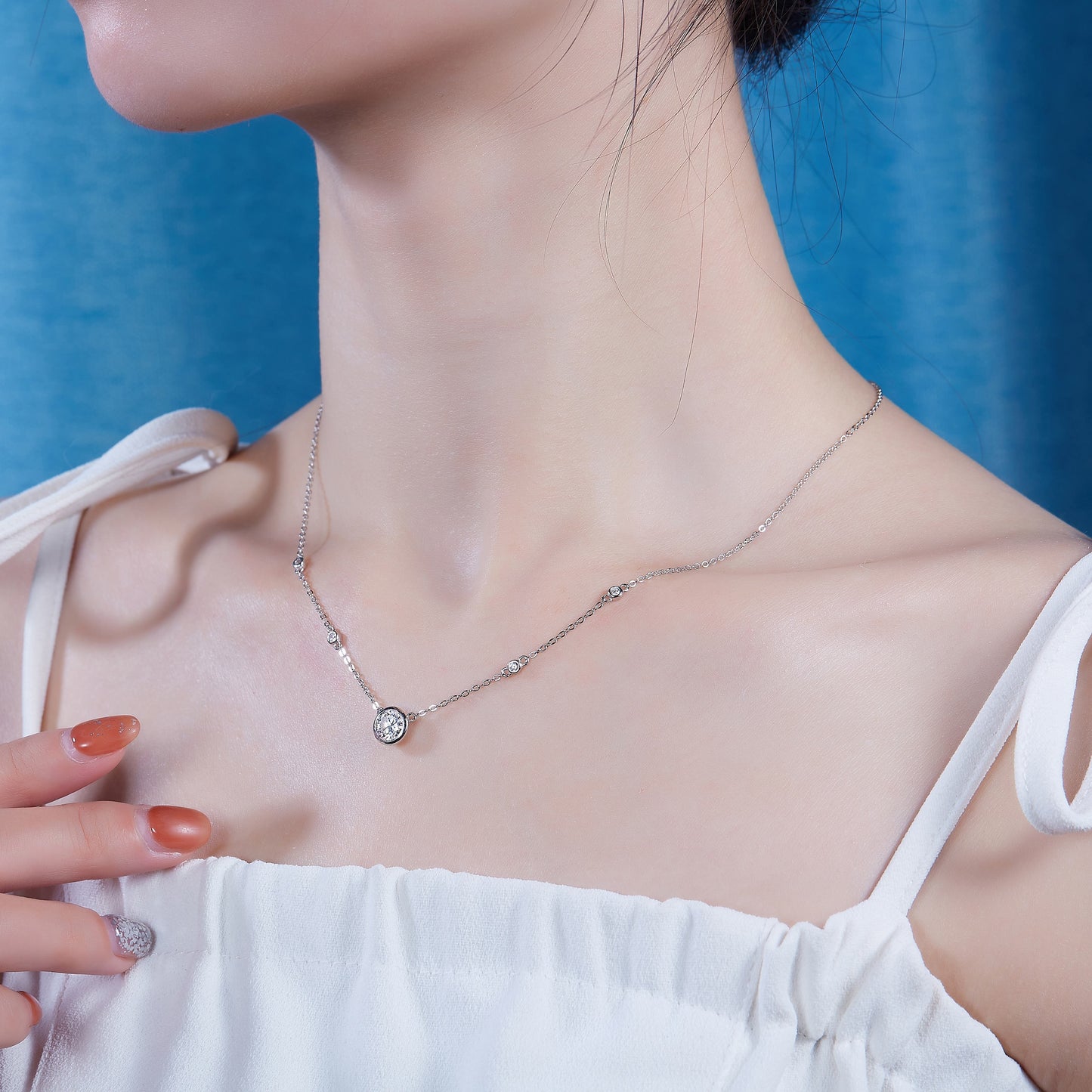 Un pendente  con diamante Moissan da 1 carato in argento sterling S925 e placcatura in platino Spedizione solo USA